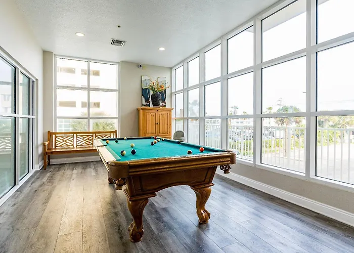 Crystal Shores 1307 Holiday home