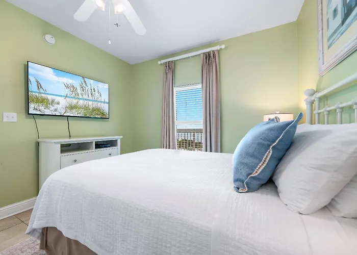 Crystal Shores 1307 *